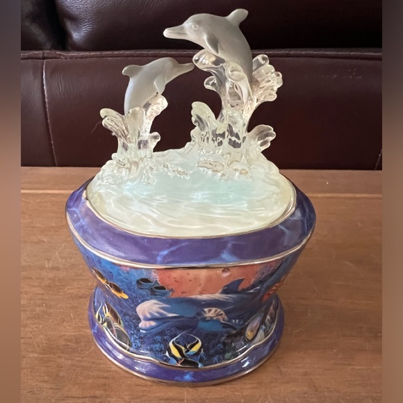 Dolphin music box in perfect condition. - Picture 4 of 5